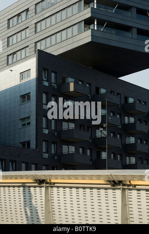 De nouveaux bâtiments à la westerdok à Amsterdam Banque D'Images