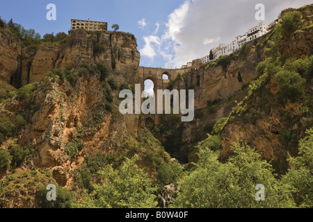 Ronda Malaga Province Espagne Recherche jusqu'à la construction du nouveau pont et Parador Nacional de gorges du Tage Banque D'Images