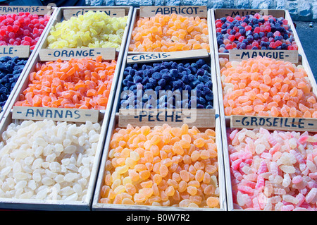 Assorted sweats à vendre at a market stall, Sault, Provence, Sud de la France, Europe Banque D'Images