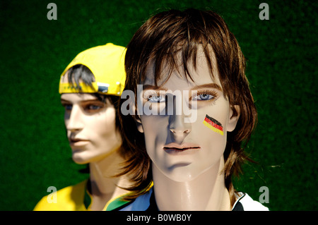 Mannequin, homme, drapeau allemand peint sur le visage, Nuremberg, Middle Franconia, Bavaria, Germany, Europe Banque D'Images
