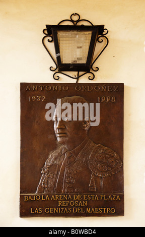 Image d'Antonio Ordonez, torero, en arène de corrida ou arènes de Ronda, Province de Malaga, Andalousie, Espagne Banque D'Images