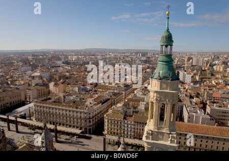 Sur la ville de la Basilique del Pilar, Saragosse, Saragosse, Ville de l'Expo 2008, Province de l'Aragon, Castille, Espagne, Europe Banque D'Images