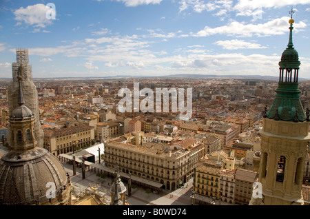 Vue sur le centre historique de la Basilique del Pilar, Saragosse, Saragosse, Ville de l'Expo 2008, Province de l'Aragon, la Castille, Sp Banque D'Images