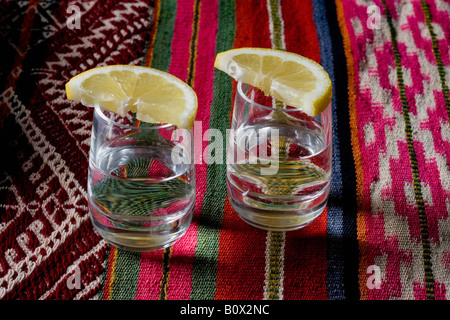 La culture mexicaine stéréotypées still life, tequila shots Banque D'Images