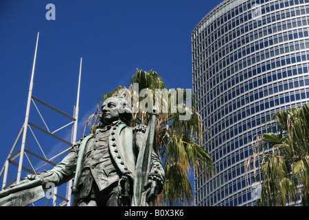 Par une sculpture commémorative Simonetti au capitaine Arthur Phillip premier gouverneur de la Nouvelle Galles du Sud Sydney NSW Australie Banque D'Images