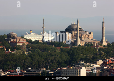 TUR Turquie Istanbul Sainte-sophie de navires de croisière Banque D'Images