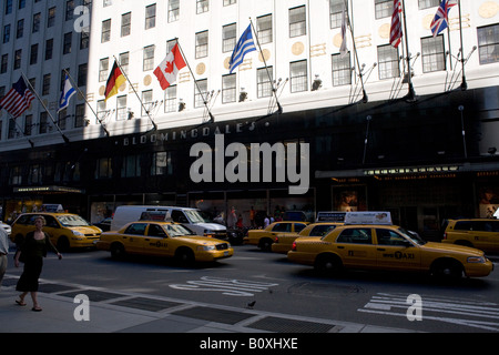 Avant de Bloomingdales Department store sur Lexington Avenue, à Midtown Manhattan Banque D'Images