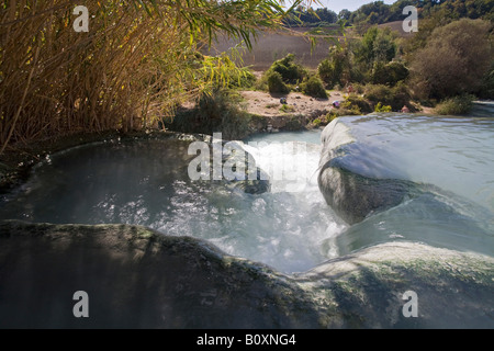 Italie, Toscane, Saturnia, baignoire Cascate del Mulino Banque D'Images