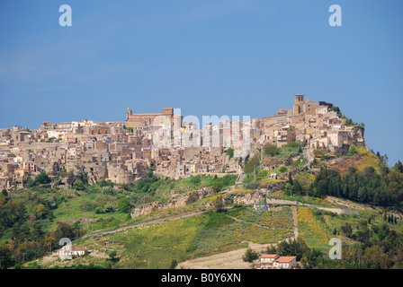 Village perché, Enna, Enna Province, Sicile, Italie Banque D'Images