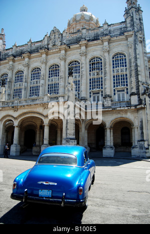 1950 Chevrolet stationné à l'extérieur du Museo de la Revolucion dans Centro Habana Banque D'Images