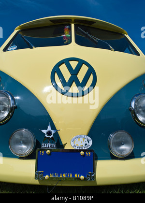 Volkswagen vw crème écran split bus camping-car hippie lime pimped modifié à la baisse des années 60 hippie années 50 aircooled v-dub Banque D'Images