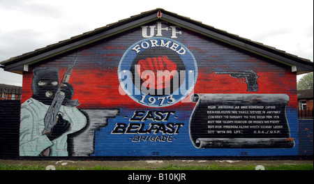 Fresque peinte par les loyalistes protestants dans l'Est de l'Irlande du Nord Belfast Banque D'Images