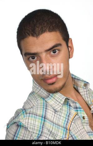Portrait d'un jeune homme du Moyen-Orient Banque D'Images
