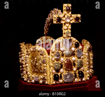 La couronne impériale du Saint Empire romain d'Otto I. 962 Annonce de la Hofburg, Vienne Banque D'Images