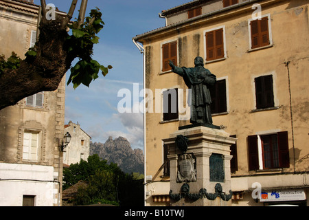 Statue de Casanelli d'Istrie dans le village de montagne de Vico en Corse-du-Prince-Édouard France Banque D'Images