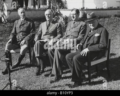 La Conférence de Casablanca : le général Giraud, Le Président Roosevelt, le Général de Gaulle, et M. Churchill. Banque D'Images