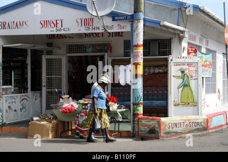 Shopping St Johns, Antigua-Caraïbes Banque D'Images