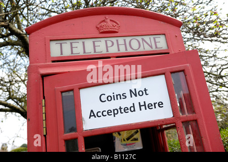 UK téléphone fort avec aucun signe des pièces Banque D'Images