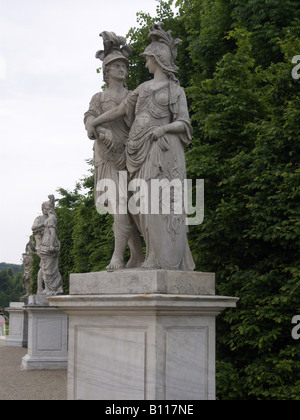 Des statues dans le jardin du château de Schönbrunn, Vienne, Autriche, Europe. Photo par Willy Matheisl Banque D'Images