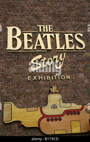 Ville de Liverpool, en Angleterre. Le Musée Beatles Story une attraction touristique à signer à l'Albert Docks de Liverpool. Banque D'Images