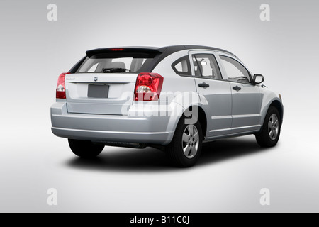 2008 Dodge Caliber SE en argent - vue d'angle arrière Banque D'Images