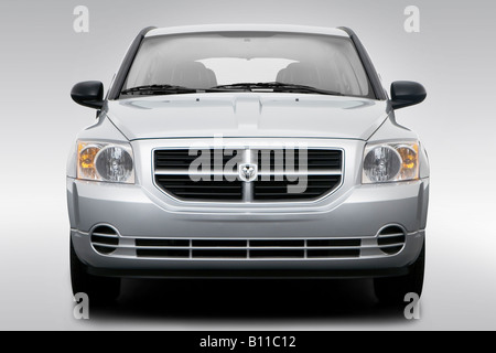 2008 Dodge Caliber SE en argent - Basse/large front Banque D'Images