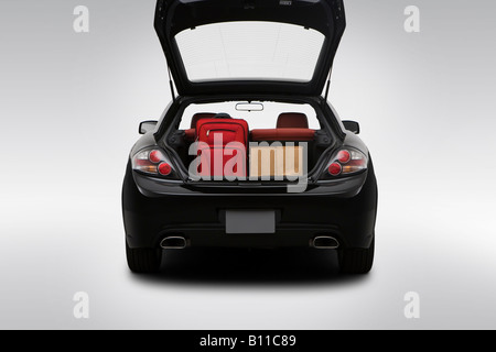 2008 Hyundai Tiburon GT Limited en noir - Trunk Props Banque D'Images