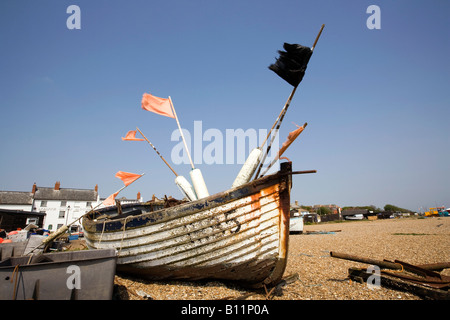 UK Angleterre Suffolk Aldeburgh bateaux de pêche sur la plage Banque D'Images