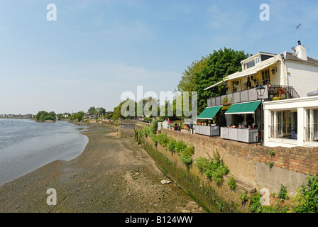 Le Old Ship Inn sur la Tamise, Chiswick Banque D'Images