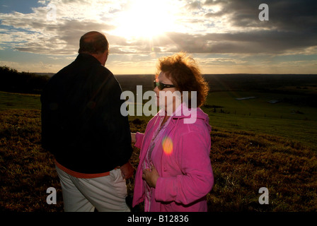 Personnes âgées Couple marié sur Dunstable Downs UK Banque D'Images