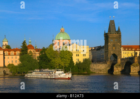 Le pont Charles de Prague Prague République Tchèque Banque D'Images