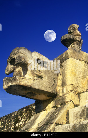 Tête de guerriers jaguar TEMPLE Chichen Itza ruines Maya Yucatan Mexique Banque D'Images