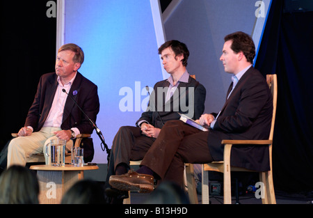 (L-R) Sir Sherard Cowper-Coles, Rory Stewart et George Osborne MP discuter de l'Afghanistan au Guardian Hay Festival 2008 Banque D'Images