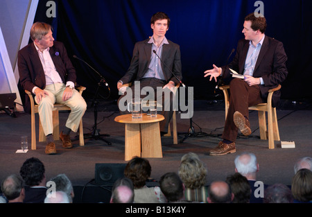 (L-R) Sir Sherard Cowper-Coles, Rory Stewart et George Osborne MP discuter de l'Afghanistan au Guardian Hay Festival 2008 Banque D'Images