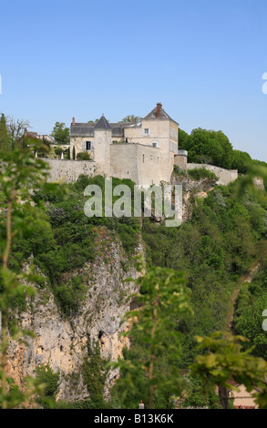 Le château au village de Mailly-le-Château, Bourgogne, France. Banque D'Images