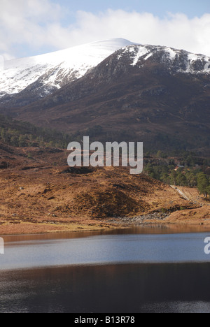 Tom une Creagach Choinich et sans frais de la part de Glen Cannich près de Mullardoch Banque D'Images