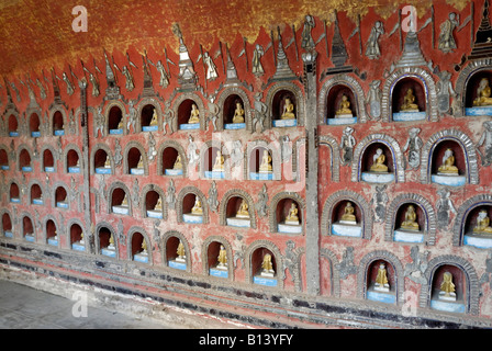 Un bon nombre de petites figures de Bouddha, Shwe Nyaungshwe Yaungwe monastère bouddhiste, au lac Inle MYANMAR BIRMANIE BIRMANIE, ASIE Banque D'Images