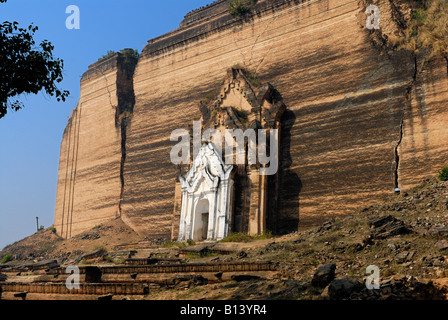 La pagode de Mingun, Mandalay, Birmanie Birmanie Myanmar, en Asie Banque D'Images