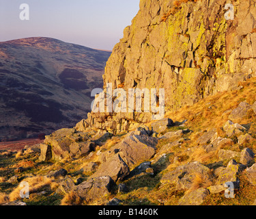 Le Whin Sill delorite d'extrusion dans le Harthope Housey Crag Valley, Parc National de Northumberland, Angleterre Banque D'Images