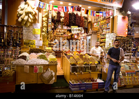 Le bazar aux épices à Istanbul Banque D'Images