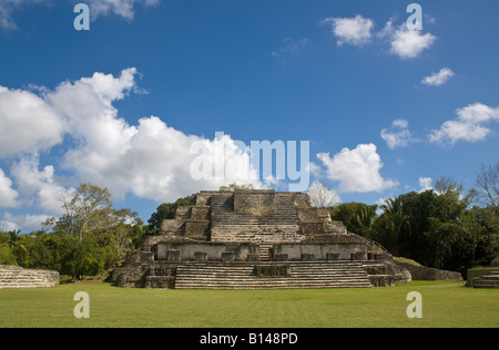 Temple de la maçonnerie des autels, Plaza B, Altun Ha, Rockstone Pond Village, Belize Banque D'Images