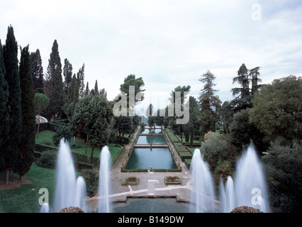 Tivoli, Villa d'Este, Renaissancegarten, Blick von der Wasserorgel Fischteiche und über Neptunbrunnen Banque D'Images