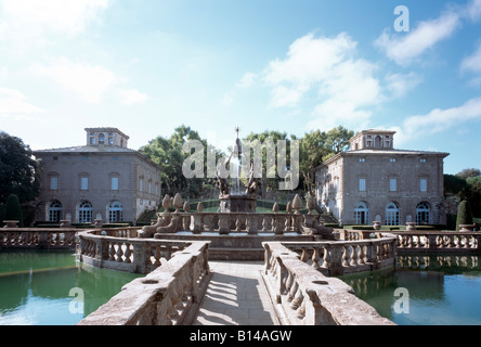 Bagnaia, Villa Lante, Gartenanlage, Fontana del Quadrato (Mohrenbrunnen) im Hintergrund Palazzina Gambera und Palazzina Montalto Banque D'Images