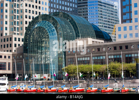 Bateaux dans le World Financial Center Boat Basin, New York, Banque D'Images