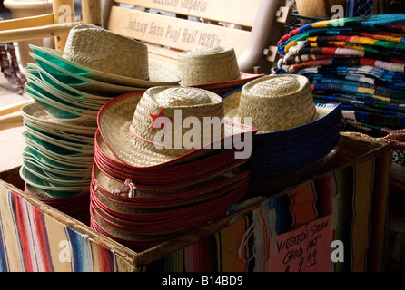 Chapeau de cowboy paille à vendre à Scottsdale, Arizona Banque D'Images