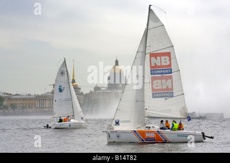 Voiles de régate DE NUITS BLANCHES 2008, Saint-Pétersbourg, Russie Banque D'Images