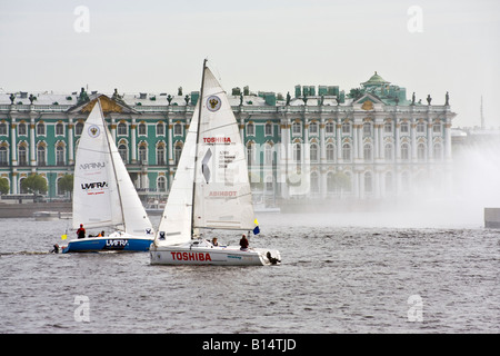 Voiles de régate DE NUITS BLANCHES 2008, Saint-Pétersbourg, Russie Banque D'Images