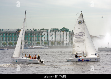 Voiles de régate DE NUITS BLANCHES 2008, Saint-Pétersbourg, Russie Banque D'Images