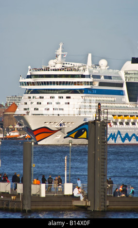 Aida Diva sur l'Elbe, Hambourg Banque D'Images