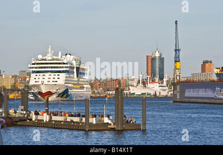 Aida Diva sur l'Elbe, Hambourg Banque D'Images